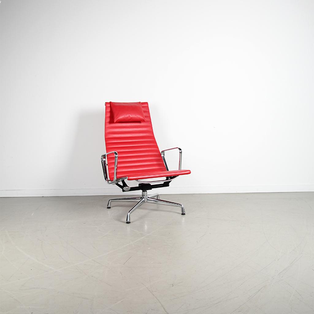 1x Vitra Eames EA 124 + 125 Set Rood Leer – Chroom, Huis en Inrichting, Fauteuils, Niet ingevuld, Niet ingevuld, 75 tot 100 cm