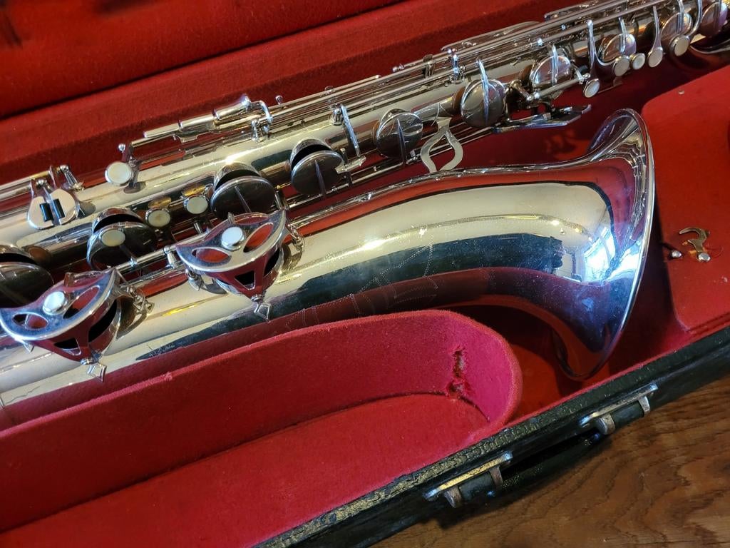 Kings Bariton Saxofoon met koffer, Ophalen of Verzenden, Gebruikt, Bariton, Met koffer