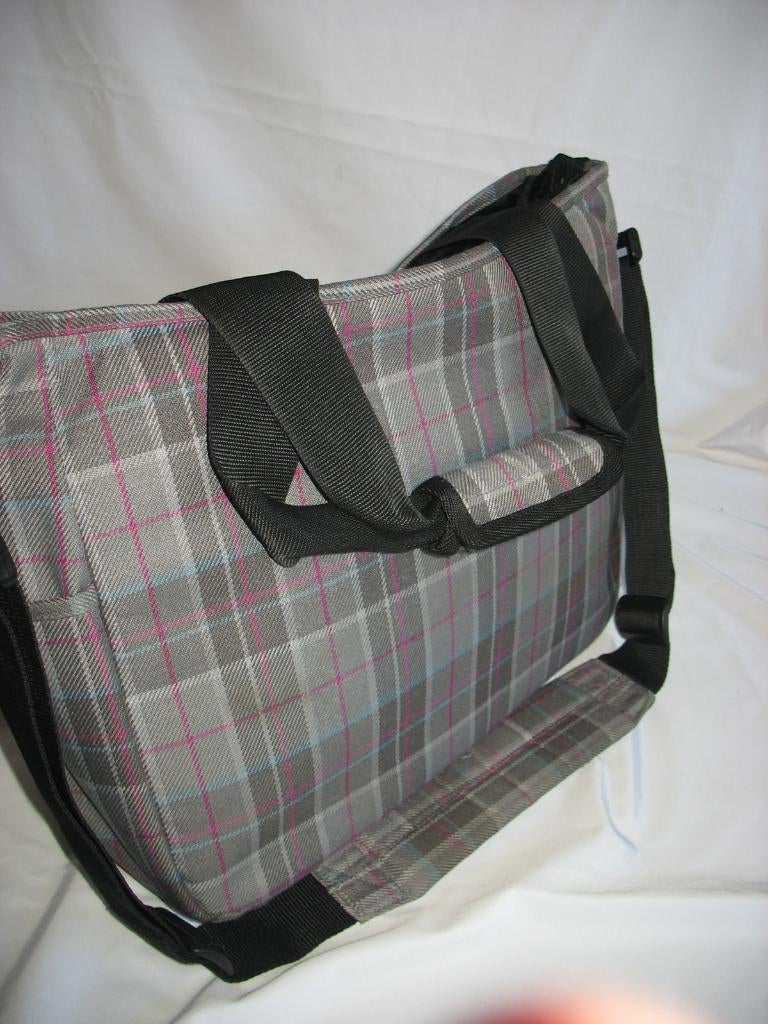 Eastpak Laptop Tas met Hengsel Grijs Roze Geruit, Ophalen of Verzenden, 15 inch, Zo goed als nieuw