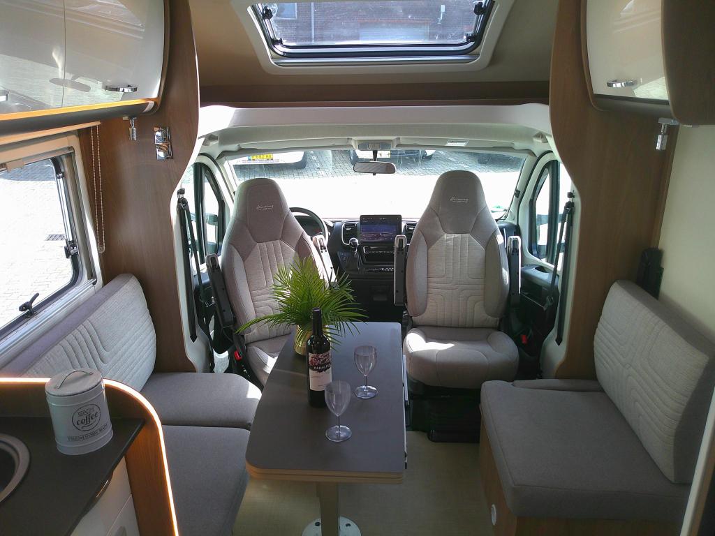 Bürstner Harmony 727 9-traps automaat, Automaat, Luifel, Ringverwarming, Fiat