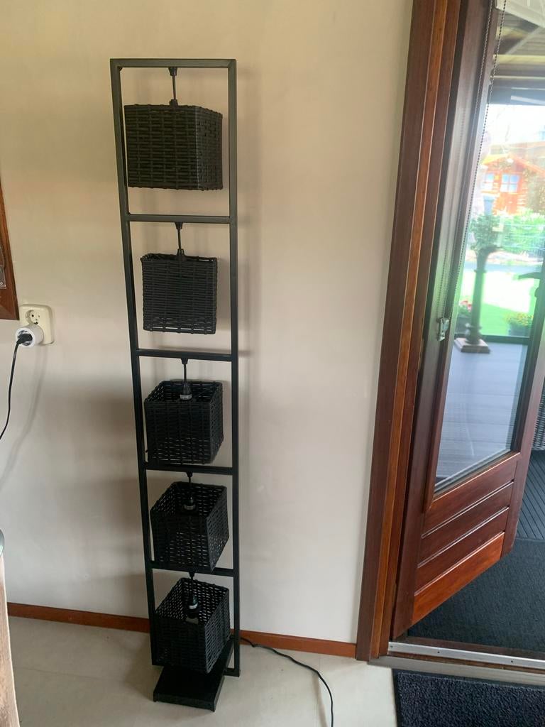 Staande lamp met rieten kapjes - Zwart, modern design, Ophalen of Verzenden, Zo goed als nieuw, Metaal, 150 tot 200 cm
