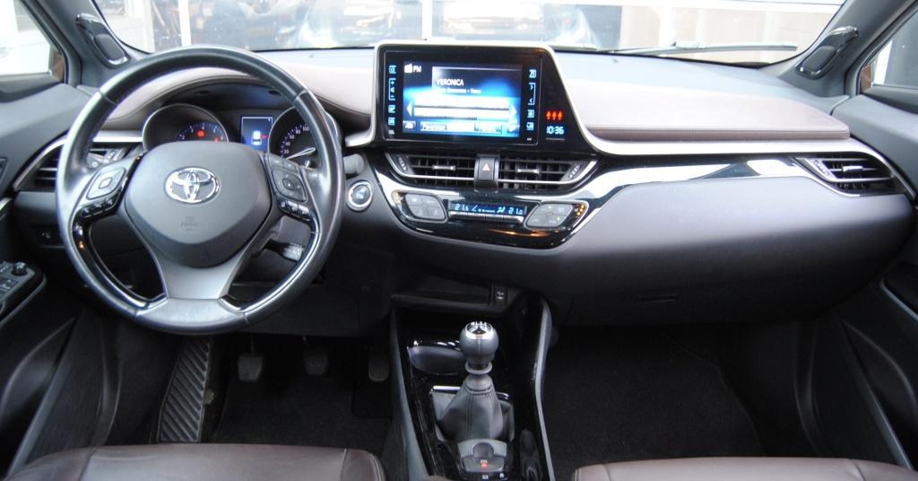 Toyota C-HR 1.2 First Edition | JBL | Dealer onderhouden | F, Voorwielaandrijving, Adaptive Cruise Control, Gebruikt, Euro 6