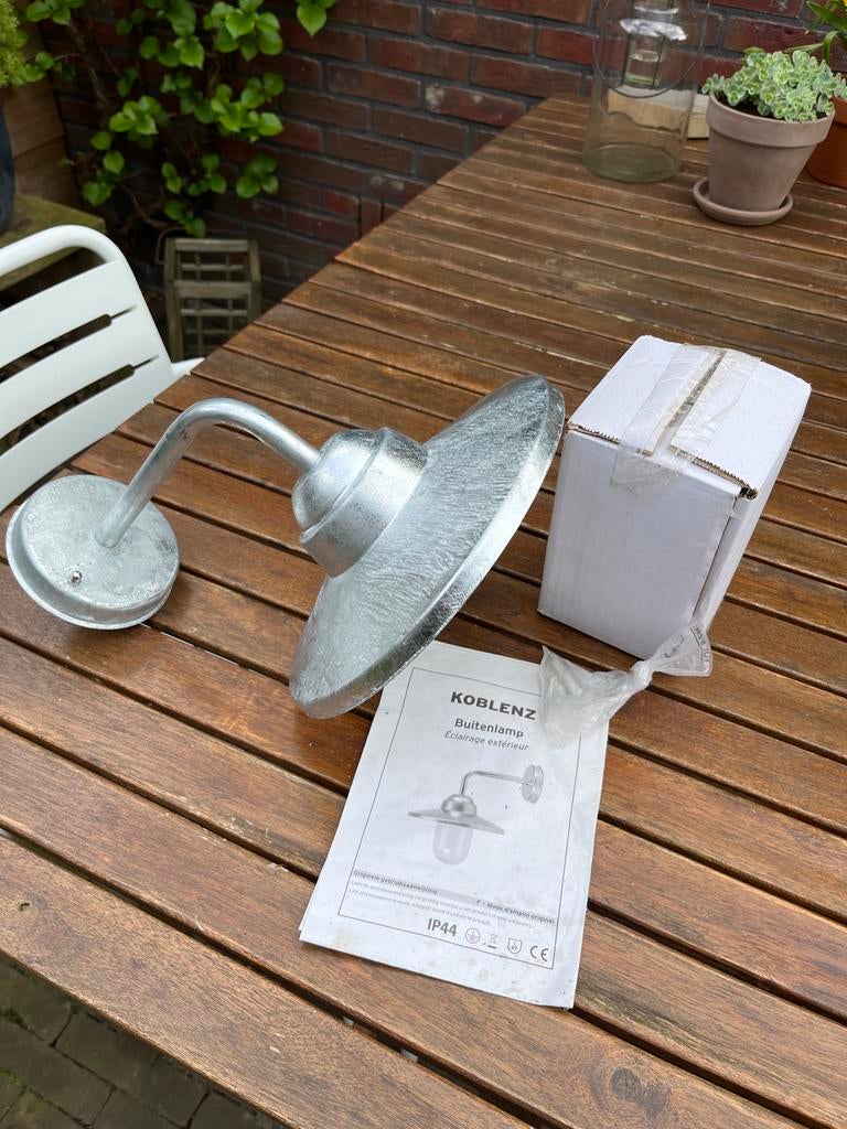 Nieuwe Koblenz Buitenlamp - Zilverkleurig, Wandlamp, Tuin en Terras, Ophalen, Minder dan 50 watt, Wandlamp, Netvoeding