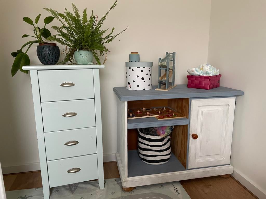 Kast grijs en wit, Ophalen, Zo goed als nieuw