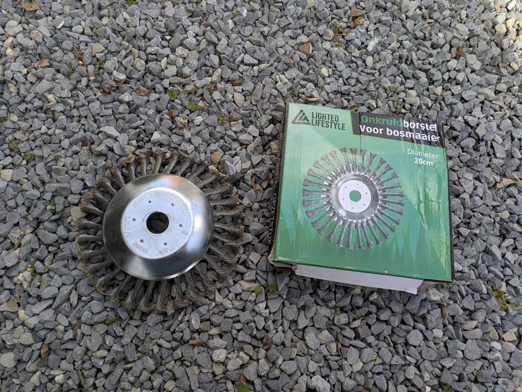 Onkruidborstel voor bosmaaier, Ophalen, Benzine