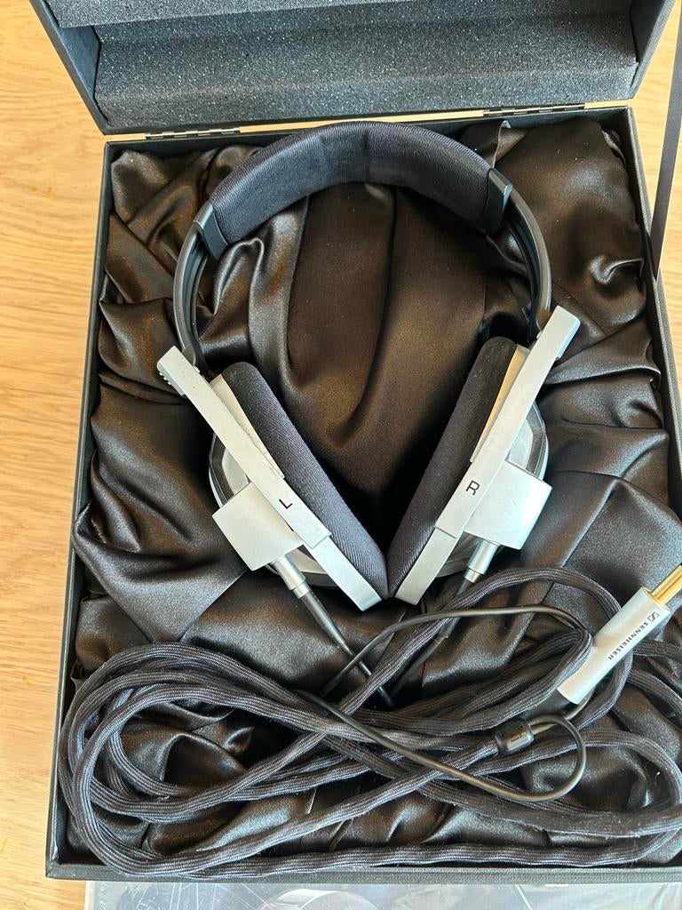 Sennheiser HD 800 koptelefoon, Audio, Tv en Foto, Koptelefoons, Ophalen of Verzenden, Zo goed als nieuw, Over oor (circumaural)