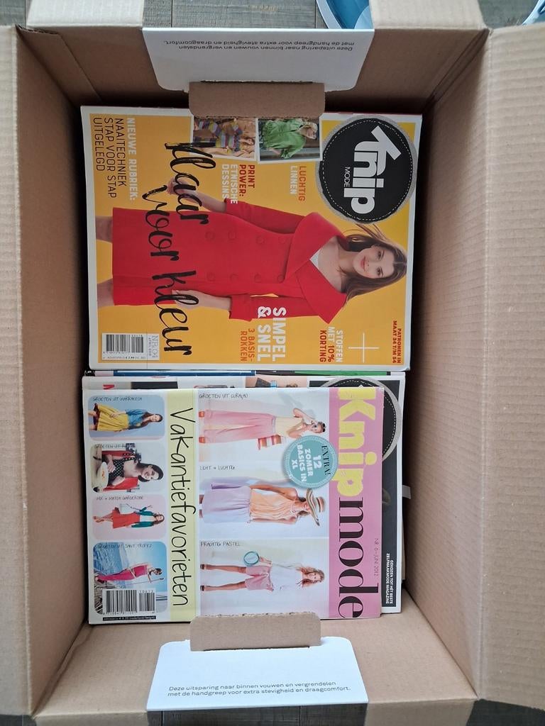 Verhuisdoos vol naaitijdschriften, Ophalen, Gelezen
