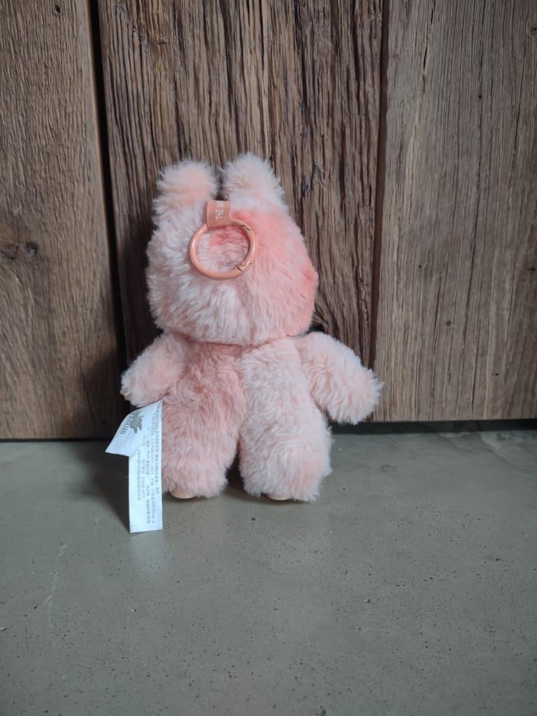 Labubu knuffel kan aan de tas hangen - Zo goed als nieuw, Overige karakters, Overige typen, Ophalen of Verzenden, Klein (minder dan 20 cm)