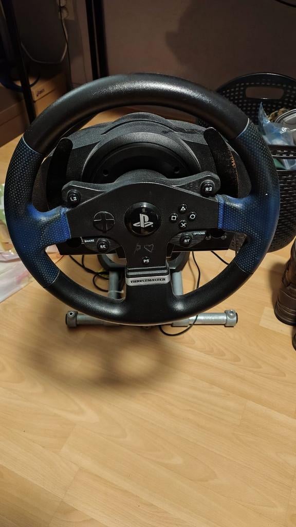 PS4 met Thrustmaster racestuur en pedalen, Spelcomputers en Games, Ophalen, Gebruikt, Met 1 controller