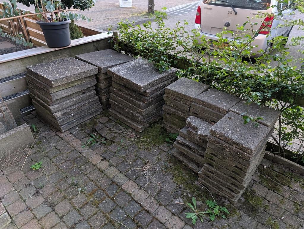 Gratis/moet weg: Terras bestrating tegels grindtegels, Tuin en Terras, Tegels en Klinkers, Ophalen, Gebruikt, Beton, Terrastegels