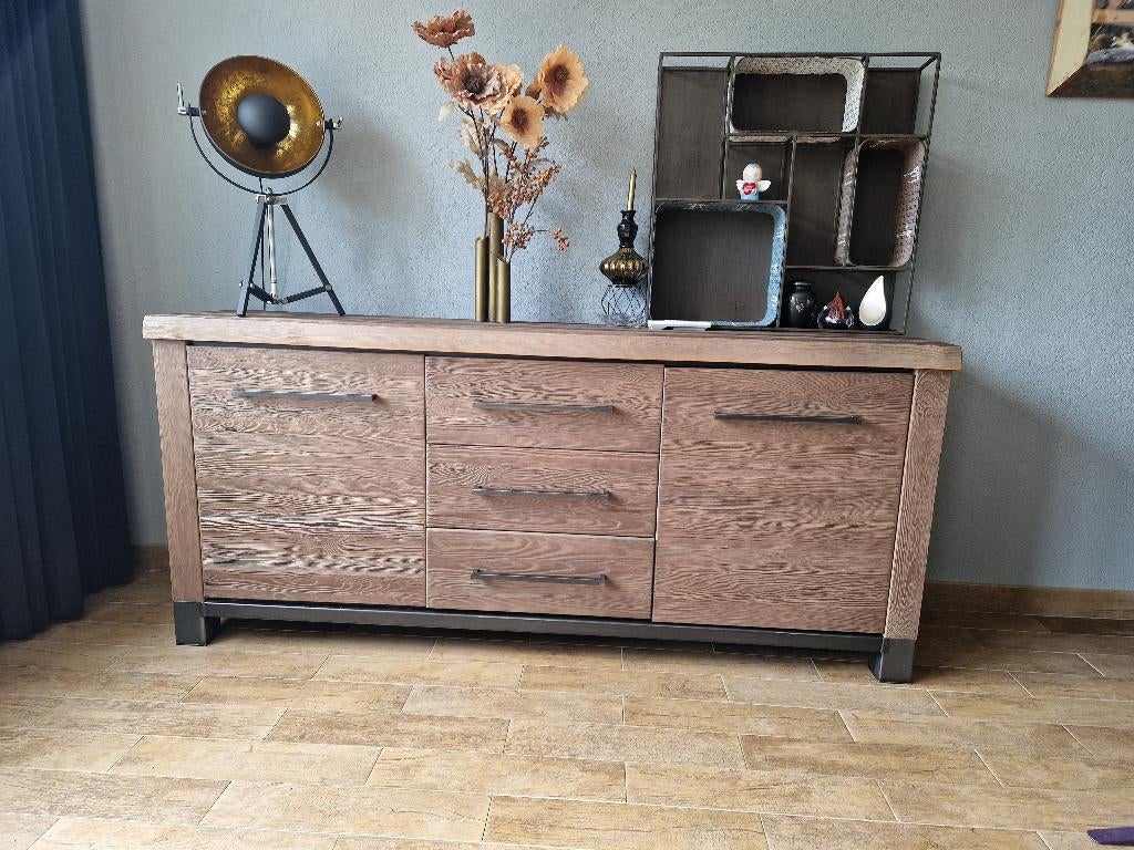 Rustiek en modern TV dressoir en dressoir, Ophalen, Grenenhout, Met deur(en), Zo goed als nieuw