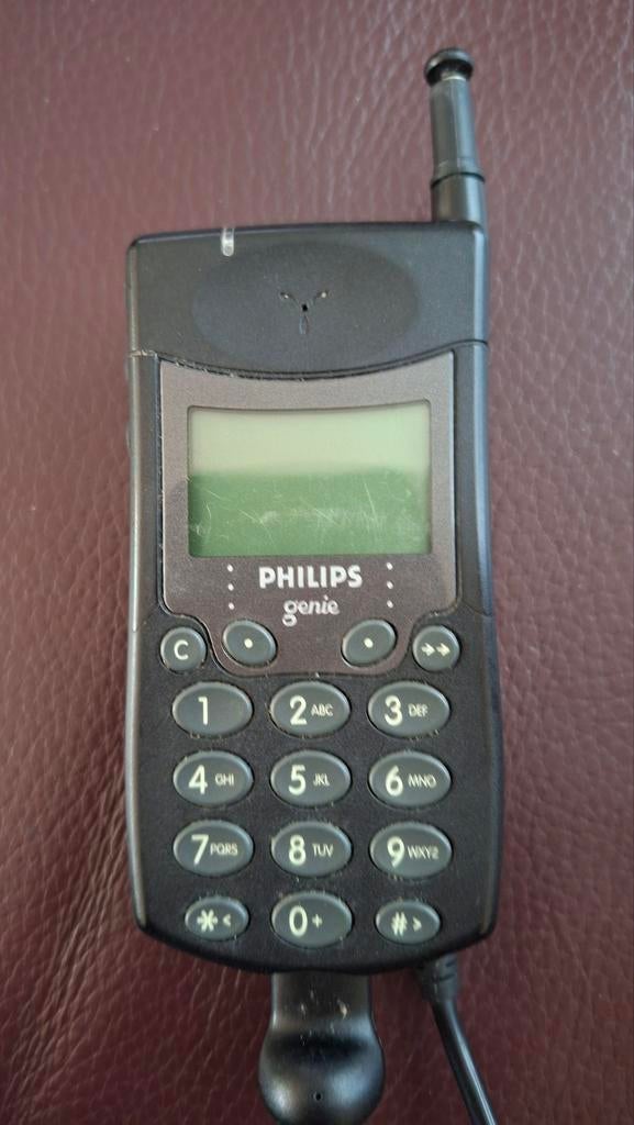 Philips Genie Mobiele Telefoon - Vintage GSM met Oplader, Gebruikt, Geen camera, Ophalen of Verzenden, Klassiek of Candybar