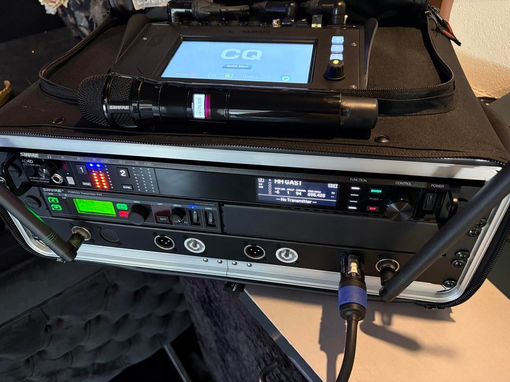 Shure Axient AD4D met 1 handheld en Nexadyne - Demo model, Muziek en Instrumenten, Microfoons, Shure, Ophalen of Verzenden, Zo goed als nieuw