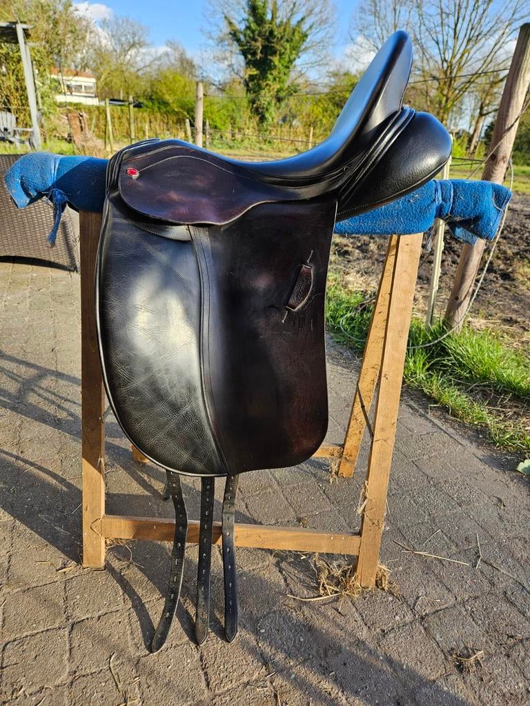 ALBION SLK dressuurzadel 17,5 inch, Ophalen, Gebruikt, Dressuur