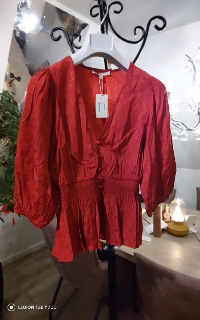 Make blouse met V-hals en knoopjes, Kleding | Dames, Nieuw, Ophalen of Verzenden, Maje, Maat 36 (S)