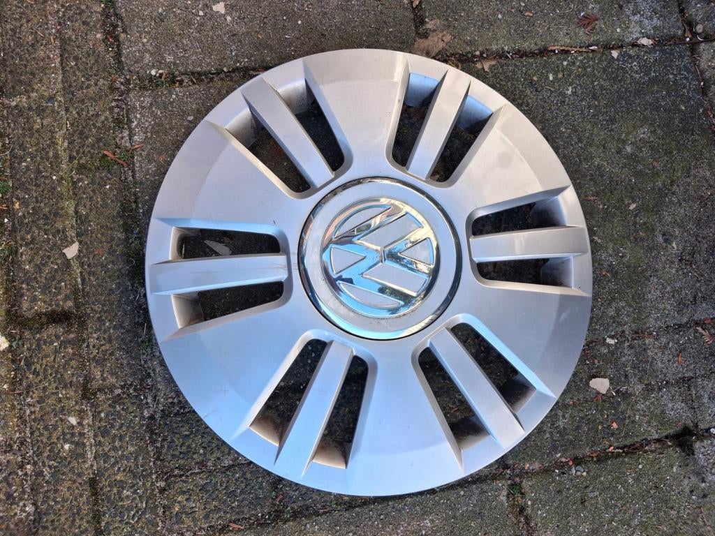 VW UP wieldop - Zilverkleurig met VW-logo, Ophalen of Verzenden, Gebruikt