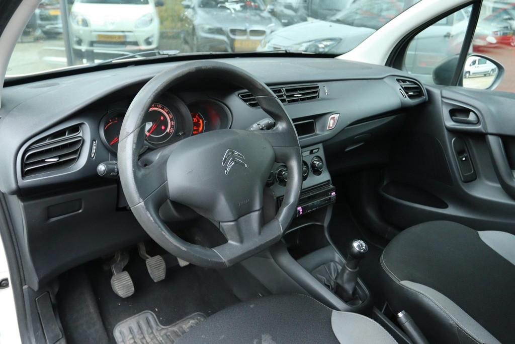 CITROEN C3 1.0 VTi ATTRACTION | TREKHAAK | CENTRALE DEURVERG, Voorwielaandrijving, Euro 5, Gebruikt, 31 €/maand