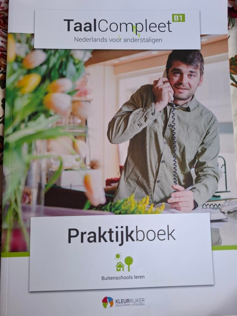 TaalCompleet B1 Praktijkboek - Nederlands voor anderstaligen, Boeken, Ophalen, KleuRijker Educatieve Uitgeverij, Zo goed als nieuw