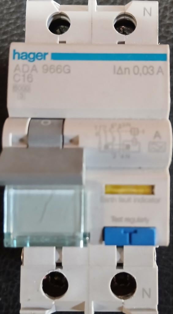 Hager aardlekautomaat c16, Doe-het-zelf en Verbouw, Elektra en Kabels, Ophalen of Verzenden, Zo goed als nieuw, Overige typen