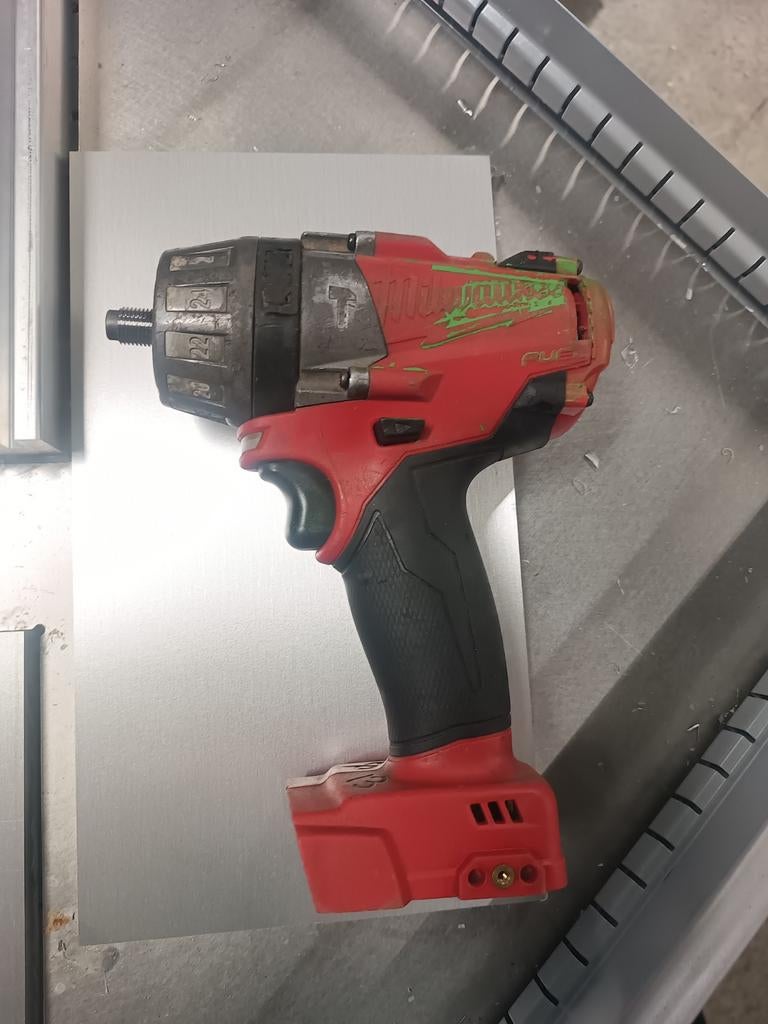 Milwaukee m18 brushless schroeftol voor onderdelen, Ophalen of Verzenden, Gebruikt, Boor- en Schroefmachine