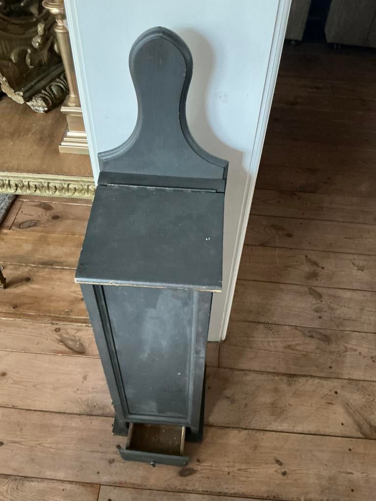 Antieke Frans stok brood kastje, Ophalen