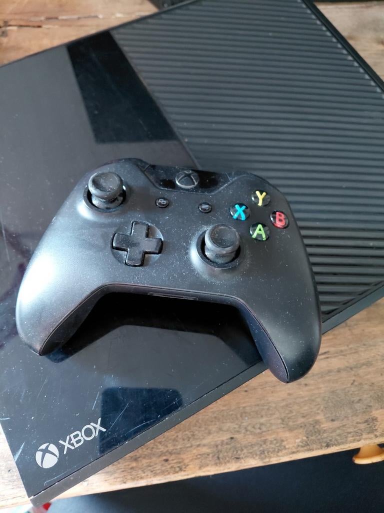 Xbox One met games, Spelcomputers en Games, Spelcomputers | Xbox One, Ophalen of Verzenden, Met 1 controller, 500 GB, Gebruikt
