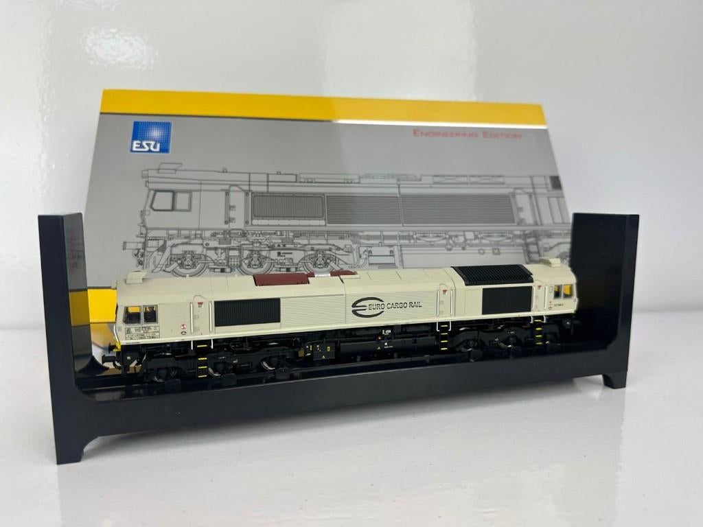 ESU 31050 - Diesellocomotief - Class 77 - BR 247 048 - AC/DC, Overige merken, Locomotief, -, Gelijkstroom of Wisselstroom