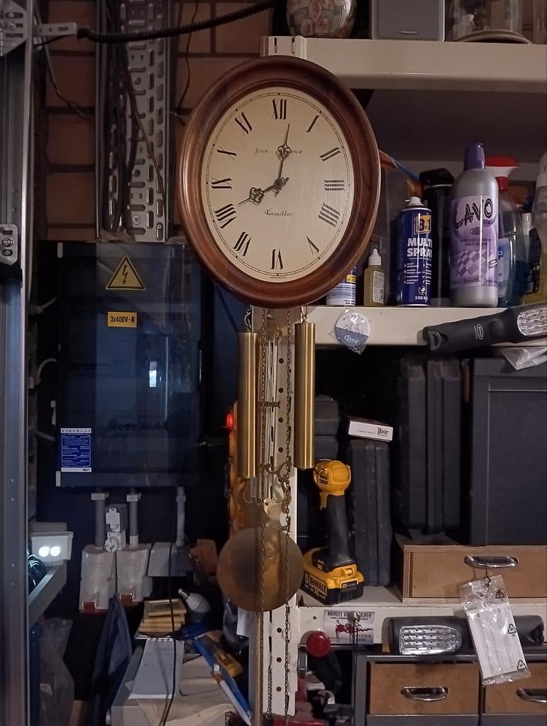 Vintage klok. Werkend, Ophalen