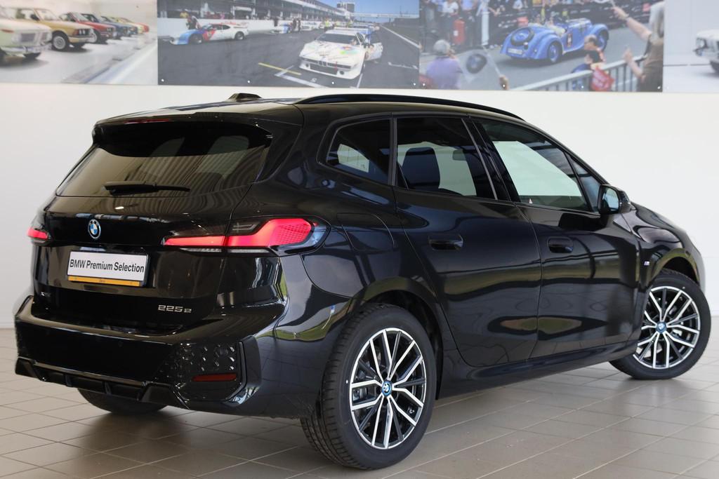BMW 2-serie Active Tourer 225e xDrive M Sportpakket Pro | Dr, Automaat, 150 min, Zwart, Bedrijf