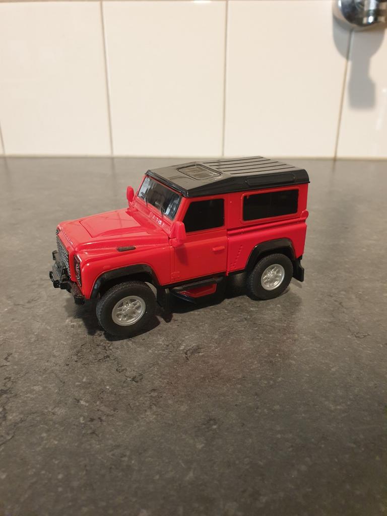 Land Rover Defender schaalmodel - Rood met zwart dak, Ophalen of Verzenden, Zo goed als nieuw, Auto, Overige merken