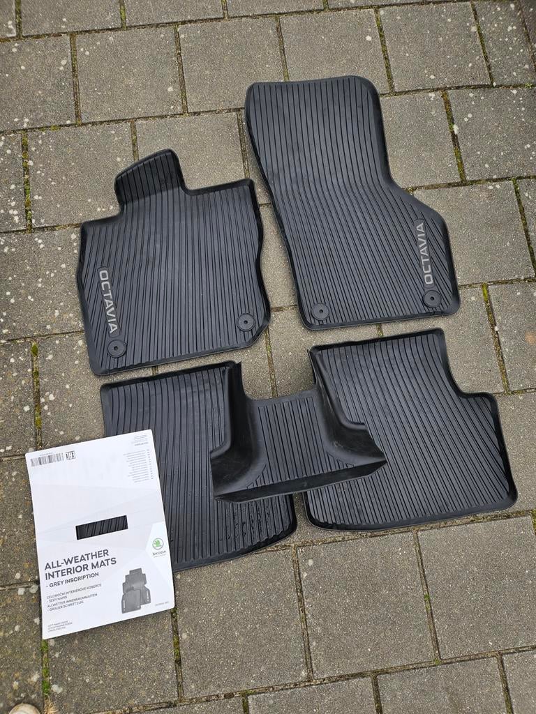 Rubberen automatten Skoda Octavia 2021 met kofferbakmat, Auto diversen, Automatten, Ophalen of Verzenden