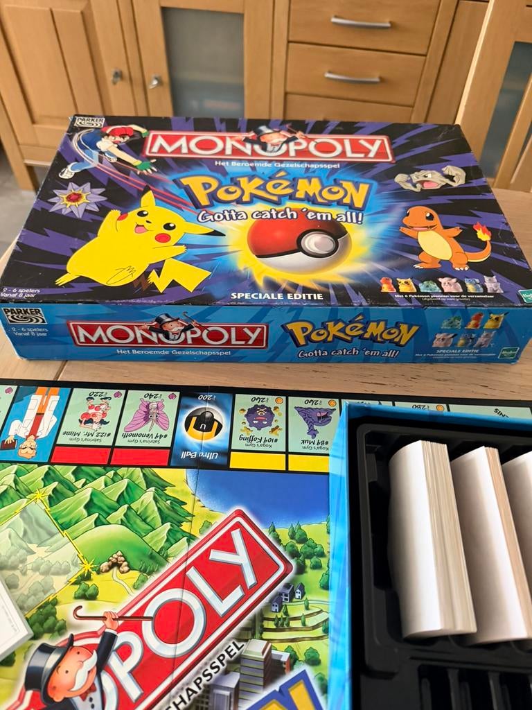Monopoly Pokemon 1e editie zgan, Hobby en Vrije tijd, Gezelschapsspellen | Bordspellen, Ophalen of Verzenden, Zo goed als nieuw