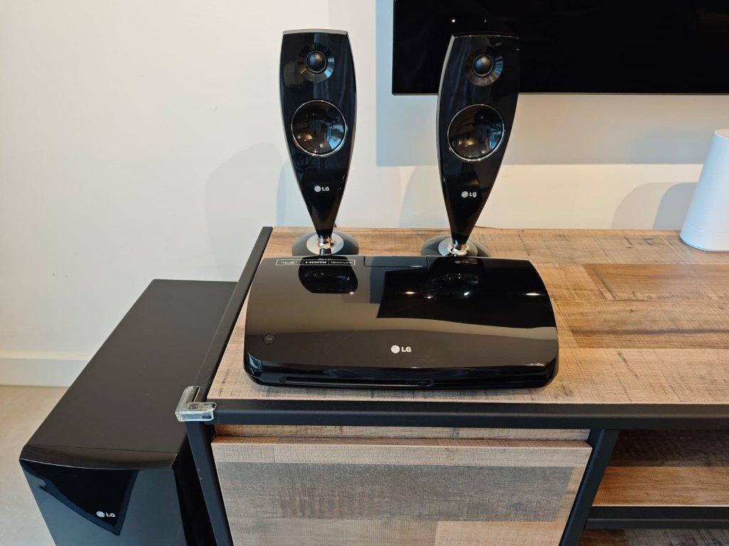 LG 2.1 DVD Home cinema systeem met iPod-dock - HT33S, Overige merken, 2.1-systeem, 70 watt of meer, Ophalen of Verzenden