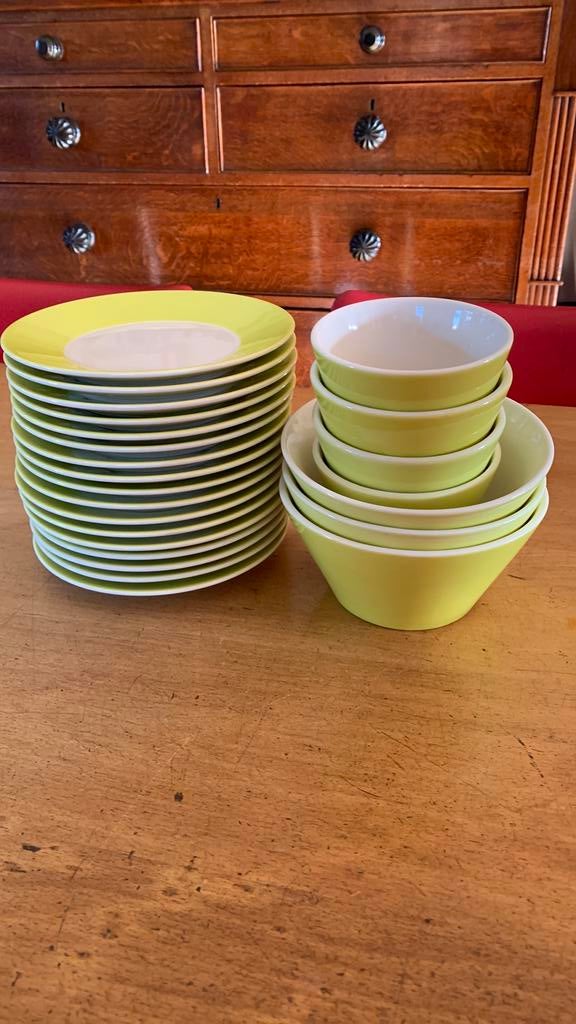 Hema servies 17 bordjes, 7 schaaltjes, Ophalen, Keramiek, Zo goed als nieuw, Bord(en)