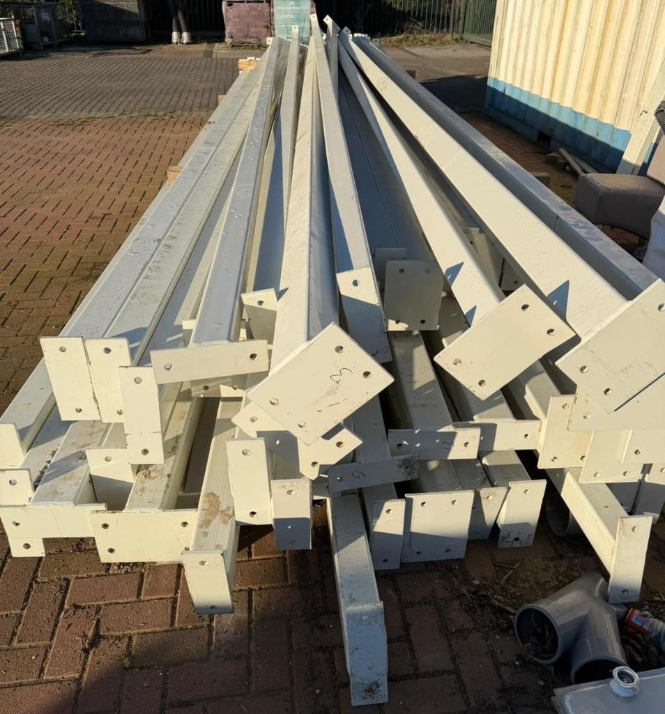 Stalen, ijzeren staanders/kokers. 10x10-12x12. Lengte 9 m., Doe-het-zelf en Verbouw, Metalen, Ophalen, Nieuw, IJzer