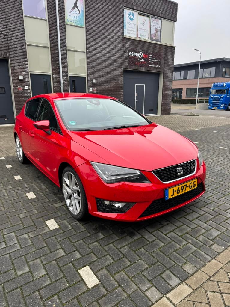 Seat Leon 1.8 TSI 132KW/180PK Dsg-7 2013 Rood, Auto's, 1227 kg, Zwart, 4 cilinders, Particulier