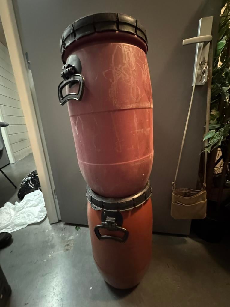 2 tonnen, 150 liter of meer, Ophalen, Zo goed als nieuw