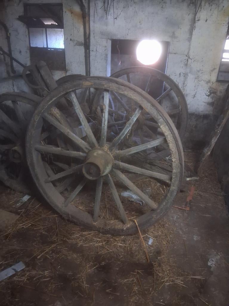 Oude wagenwielen, Ophalen of Verzenden