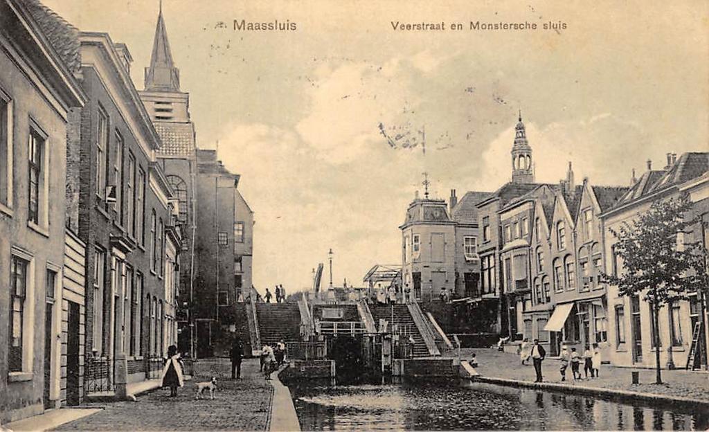 Maassluis - Veerstraat en Monstersche Sluis, Ophalen of Verzenden, Voor 1920, Gelopen, Zuid-Holland