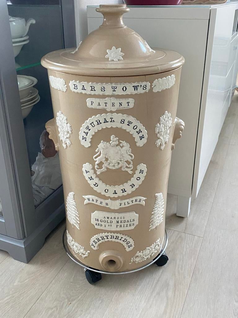 Antieke Barstow's Waterfilter, Ophalen