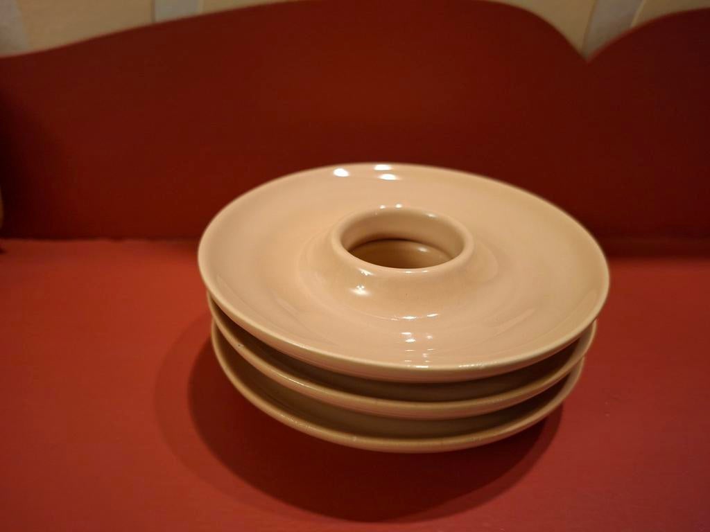 Zalmkleurige eierdoppen Driehoek Huizen, Antiek en Kunst, Ophalen