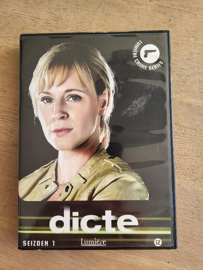 DVD Dicte seizoen 1, Cd's en Dvd's, Dvd's | Tv en Series, Zo goed als nieuw, Alle leeftijden, Ophalen of Verzenden
