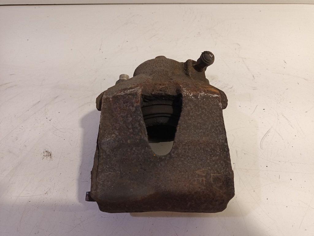 Remklauw links voor Volkswagen Golf, Onderdelen@venauto.nl, Van der Ven Autorecycling B.V., Gebruikt, Ettenseweg 76, 4706 PB Roosendaal, The Netherlands