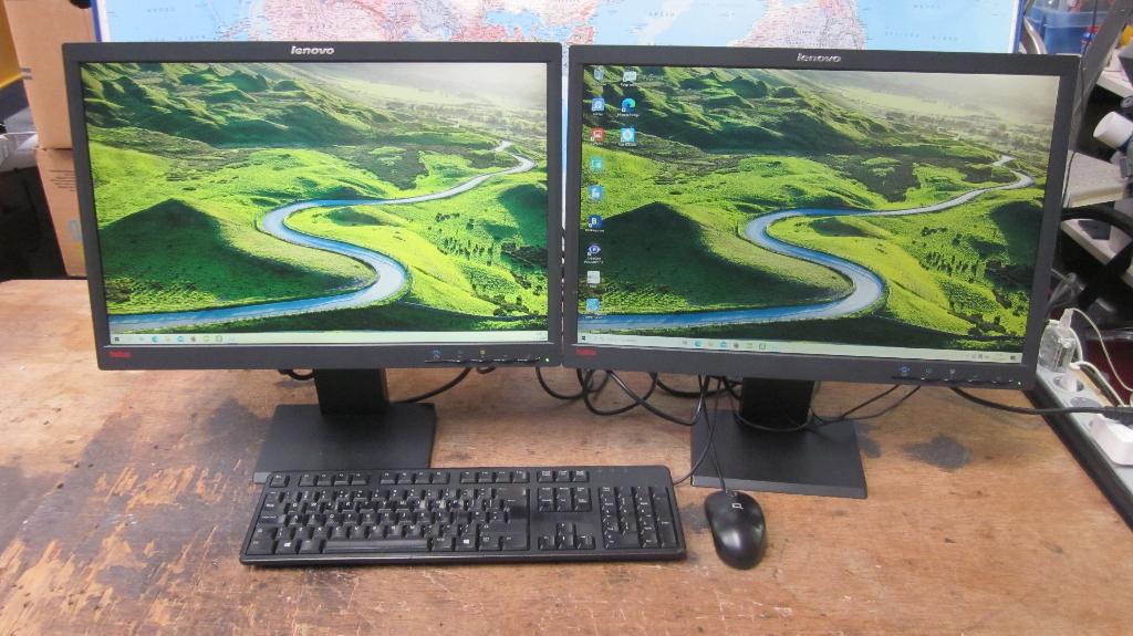 2 x Lenovo ThinkVision L2250pwD monitor, Computers en Software, Ophalen of Verzenden, Lenovo ThinkVision