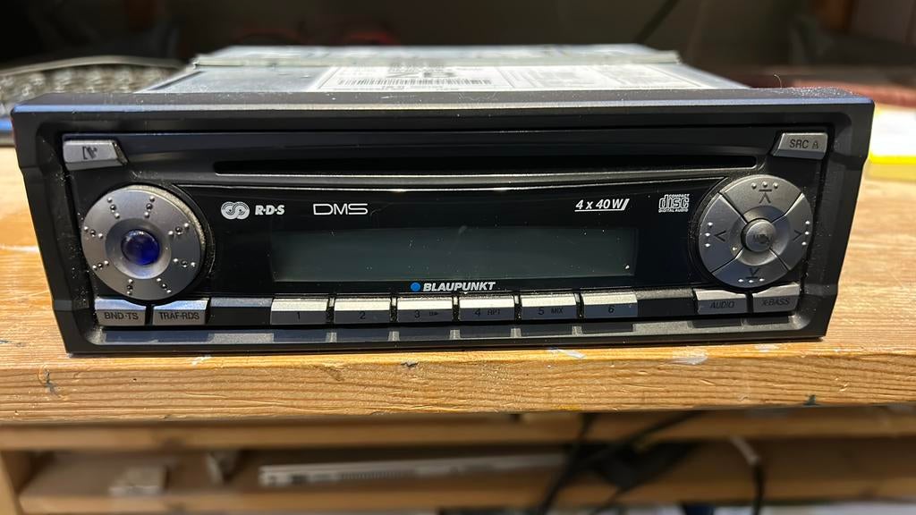 Blaupunkt autoradio met montage slee, en afneembaar front, Ophalen of Verzenden, Zo goed als nieuw