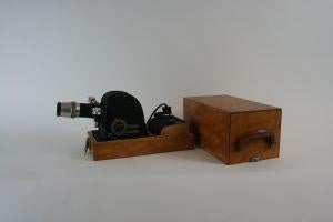 Oude Delft projector, model Delita, in transportkist., Minder dan 50 cm, Ophalen of Verzenden, Minder dan 100 cm, Rechthoekig
