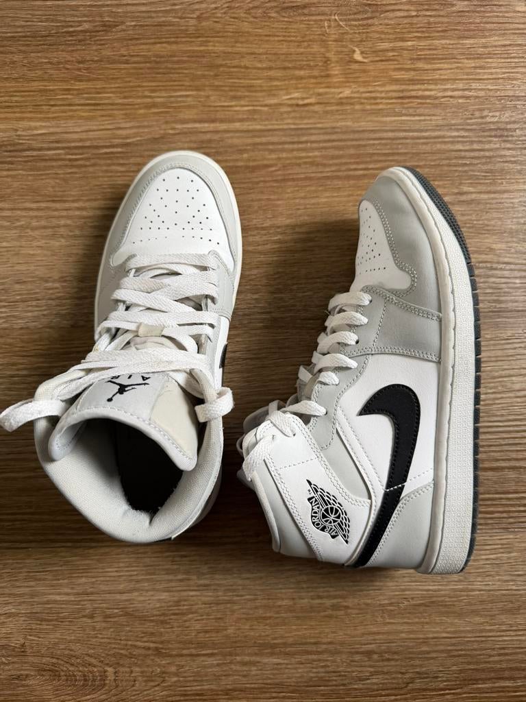 Jordan Air 1 Mid maat 39, Ophalen of Verzenden, Zo goed als nieuw, Schoenen