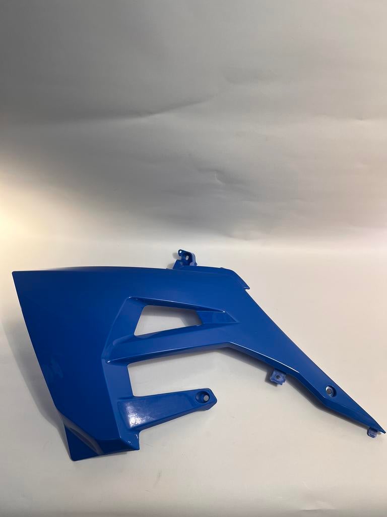 Derbi Senda E4 Radiateurkap Links, Derbi, Derbi, Derbi, Nieuw