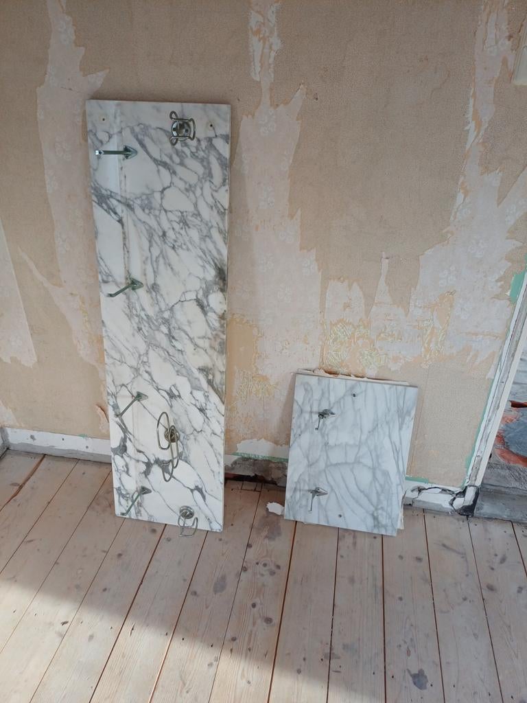 Marmer achterplaat en planchet wastafels, Ophalen