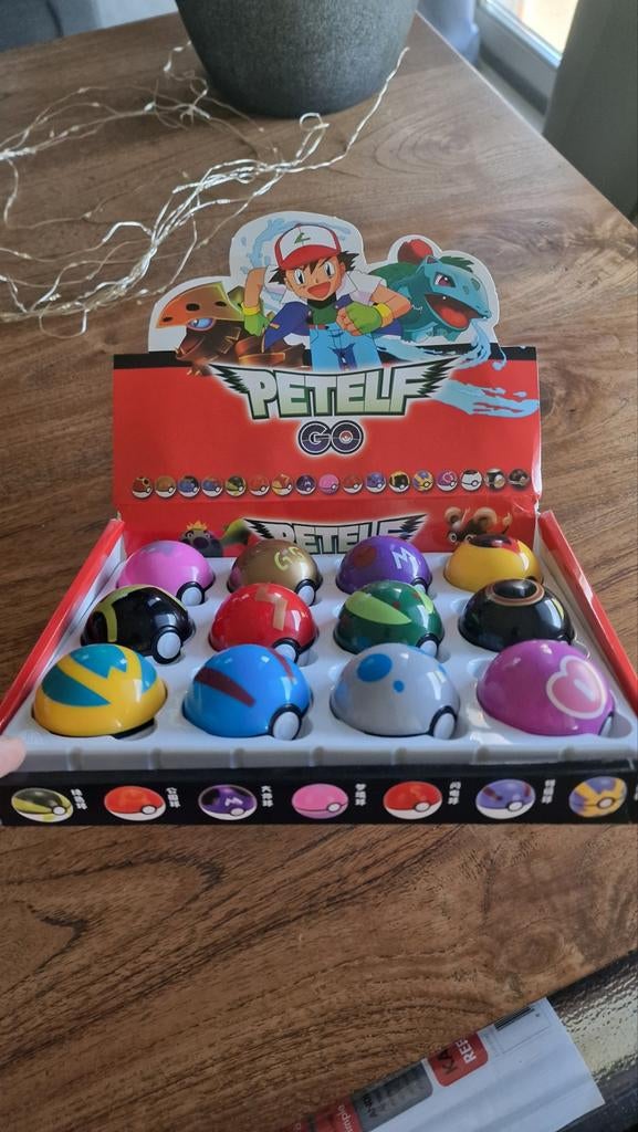 12 Ongeopende Pokemon Ballen - Nieuw in Doos vaste prijs, Verzamelen, Poppetjes en Figuurtjes, Ophalen, Nieuw
